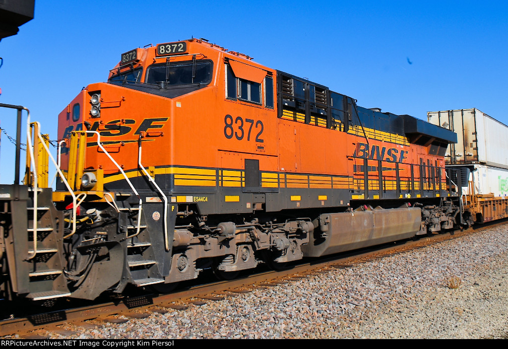 BNSF 8372